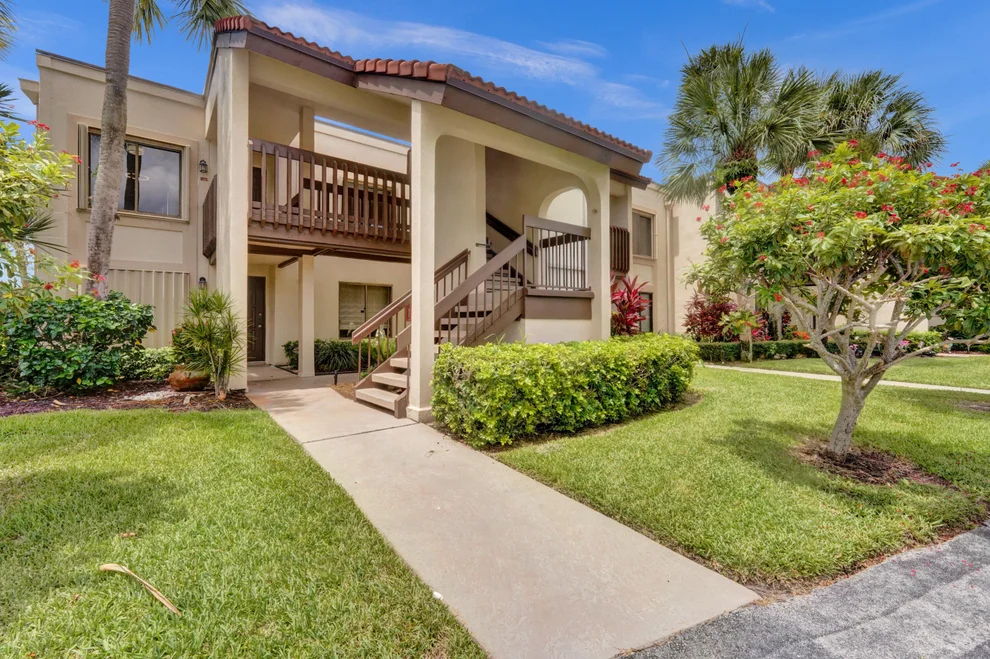 Unit for sale at 5306 Cedar Lake Drive, Boynton Beach, FL 33437