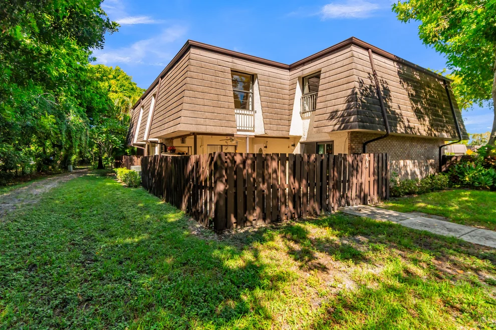 Unit for sale at 2517 NW 99th Avenue, Coral Springs, FL 33065