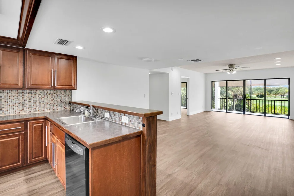 Unit for sale at 1701 Presidential Way, West Palm Beach, FL 33401