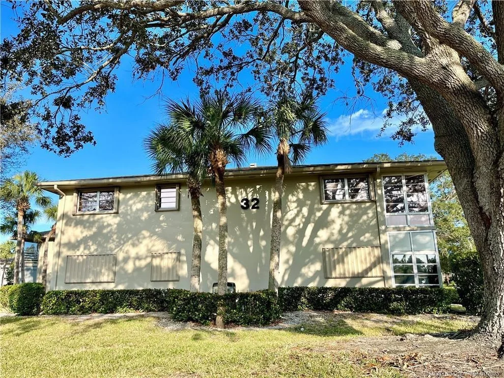 Unit for sale at 32 Lake Vista Trail, Port St Lucie, FL 34952