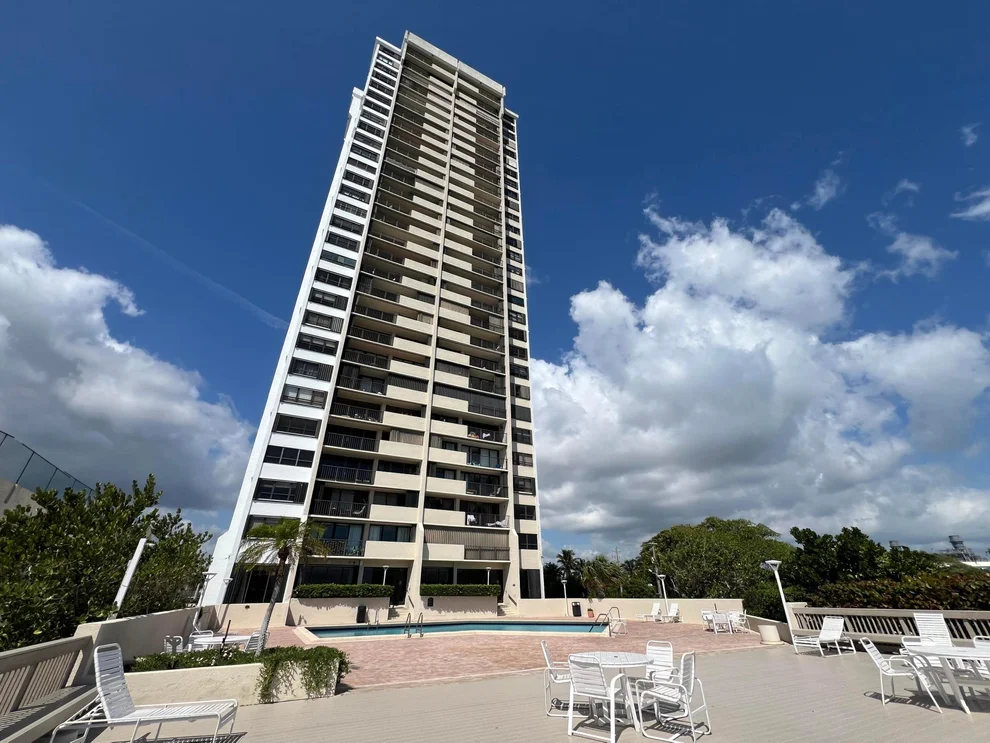 Unit for sale at 5600 N Flagler Drive, West Palm Beach, FL 33407