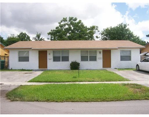 Unit for sale at 5621 NW 14th Street, Lauderhill, FL 33313
