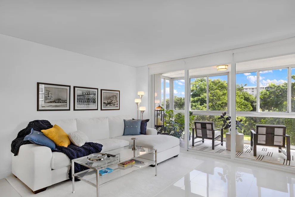 Unit for sale at 3930 OAKS CLUBHOUSE Drive, Pompano Beach, FL 33069