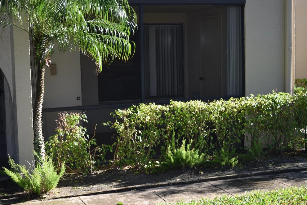 Unit for sale at 520 Shady Pine Way, Greenacres, FL 33415