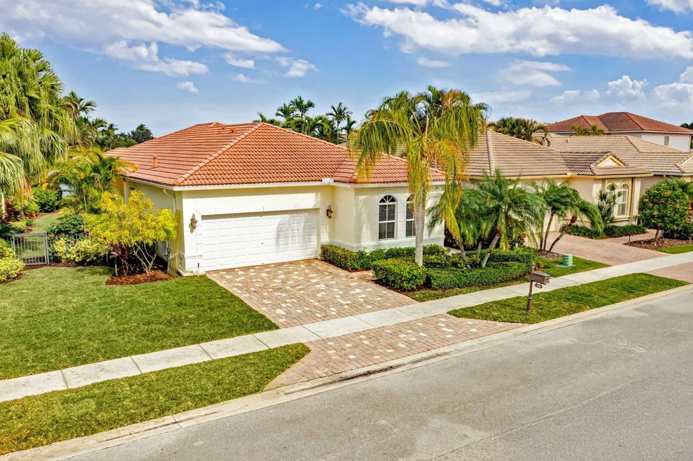 Unit for sale at 196 Via Condado Way, Palm Beach Gardens, FL 33418