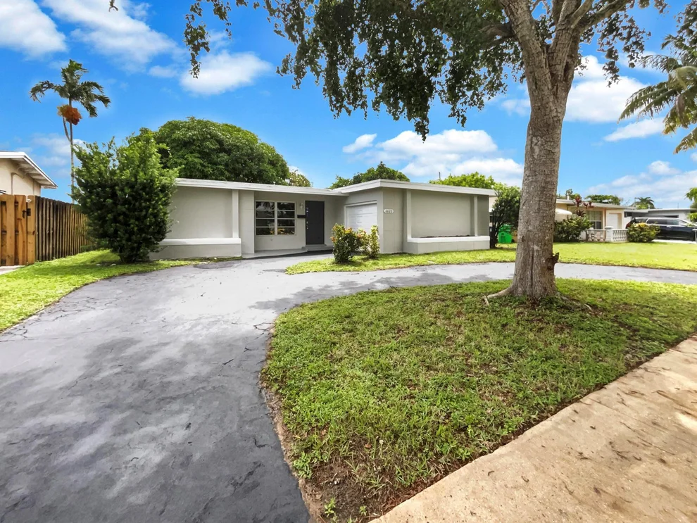 Unit for sale at 6620 NW 29th Court, Sunrise, FL 33313