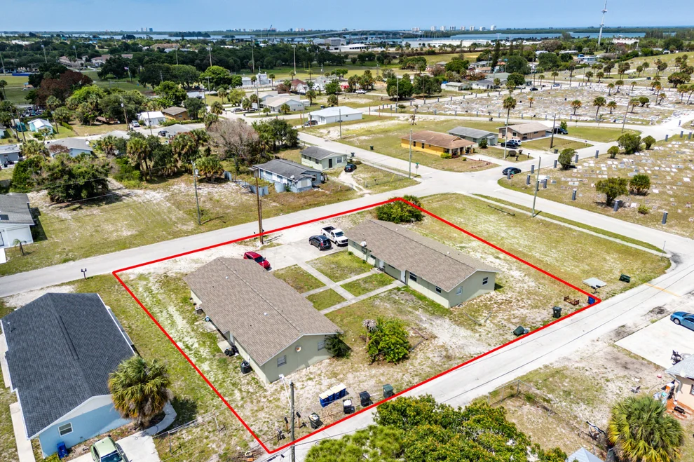 Unit for sale at 1205 Ave K, Fort Pierce, FL 34950