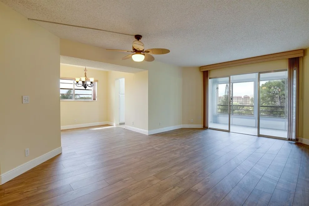 Unit for sale at 3810 Via Poinciana, Lake Worth, FL 33467