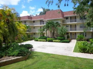 Unit for sale at 5540 Tamberlane Circle, Palm Beach Gardens, FL 33418