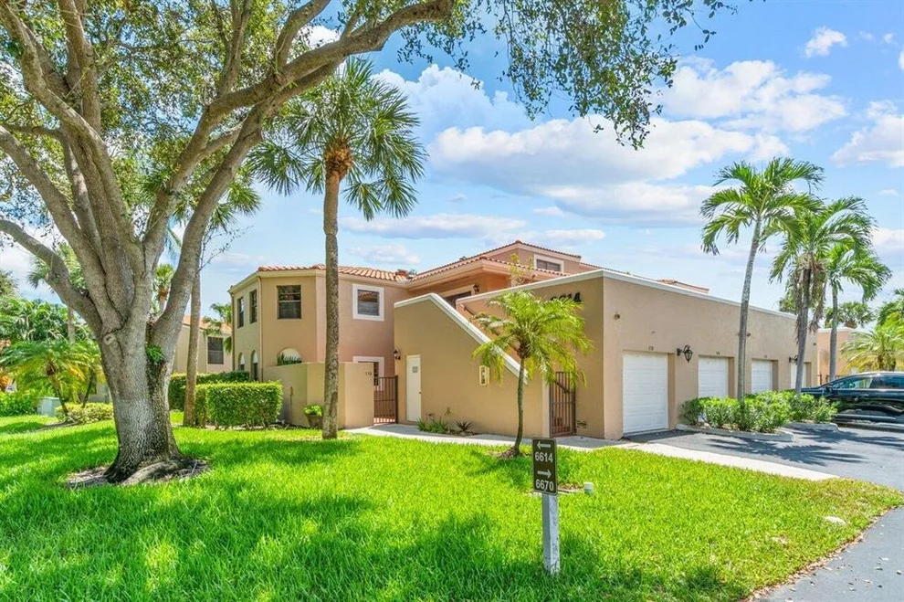 Unit for sale at 6614 Villa Sonrisa Drive, Boca Raton, FL 33433