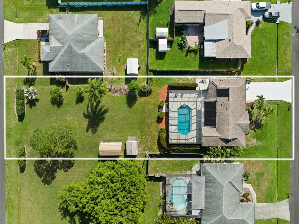 Unit for sale at 661 SE Crescent Avenue, Port St Lucie, FL 34984