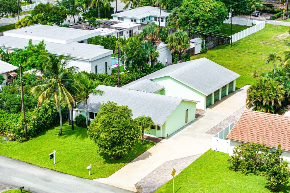 Unit for sale at 165 NW 8th Street, Boca Raton, FL 33432