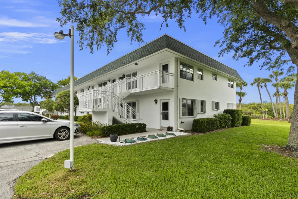 Unit for sale at 2800 Indian River Boulevard, Vero Beach, FL 32960