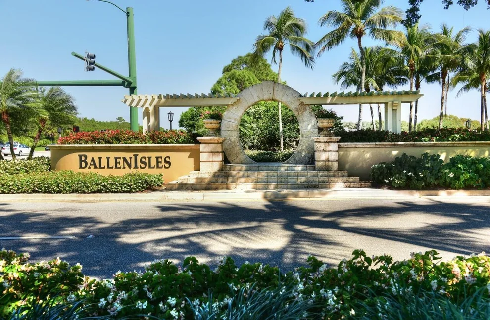 Unit for sale at 102 Chasewood Circle, Palm Beach Gardens, FL 33418