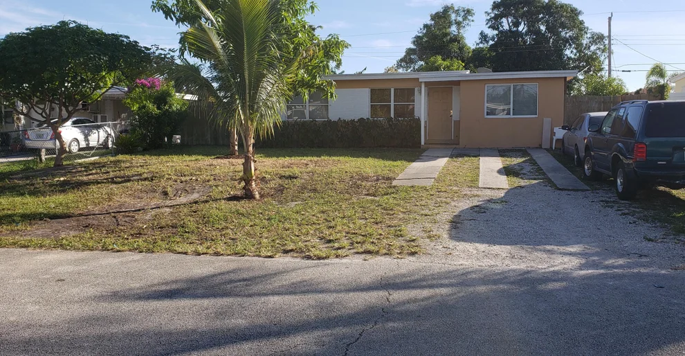 Unit for sale at 550 Brown Road, Lantana, FL 33462