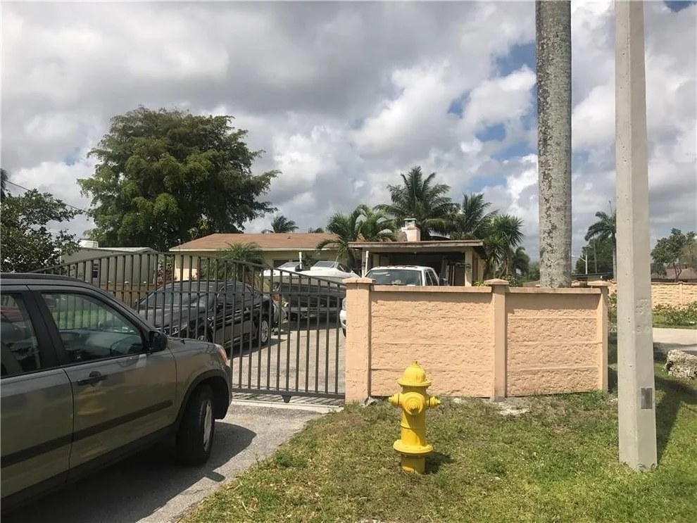 Unit for sale at 4417 SW 34th Terrace, Fort Lauderdale, FL 33312