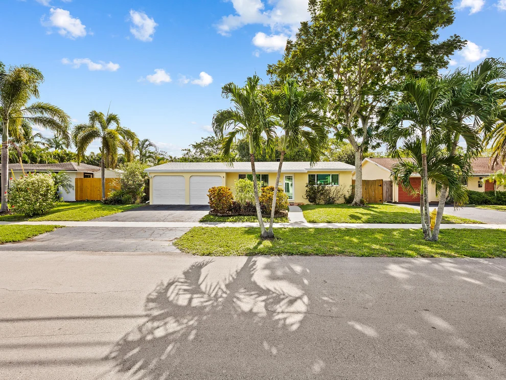 Unit for sale at 1320 SW 55th Avenue, Plantation, FL 33317