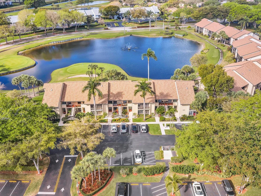 Unit for sale at 5056 Oakhill Lane, Delray Beach, FL 33484