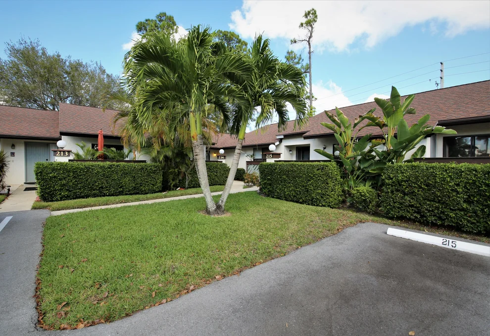 Unit for sale at 214 Thorn Apple Court, Royal Palm Beach, FL 33411