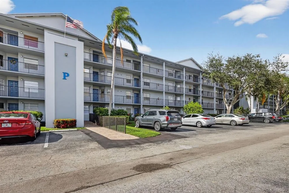 Unit for sale at 650 SW 124th Terrace, Pembroke Pines, FL 33027