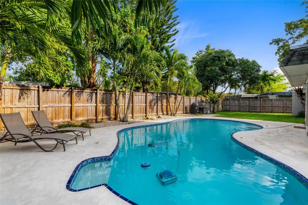 Unit for sale at 7904 NW 75th Avenue, Tamarac, FL 33321