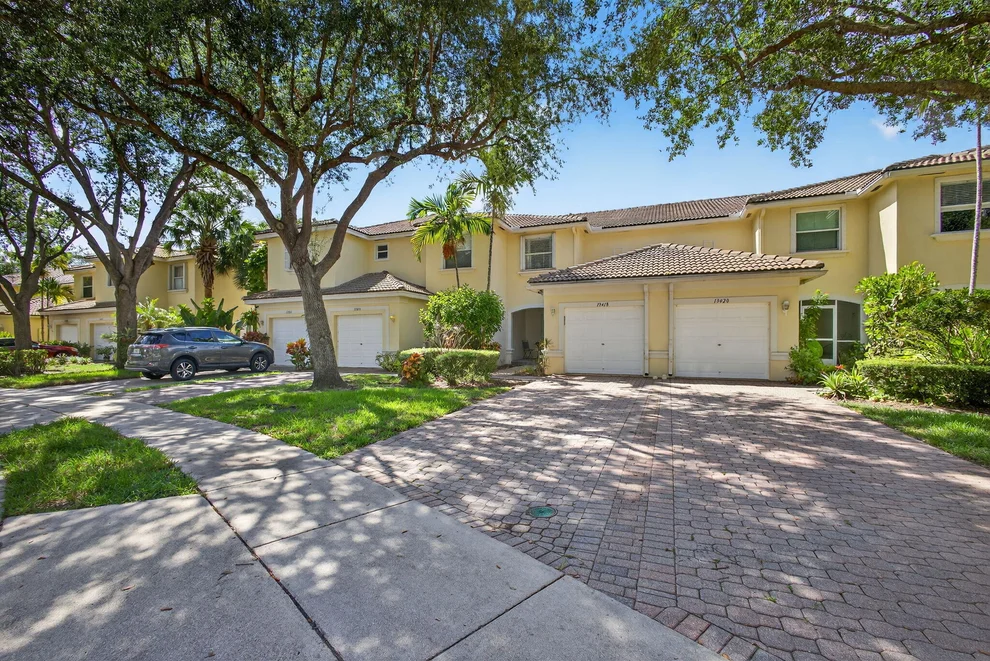 Unit for sale at 13418 Georgian Court, Wellington, FL 33414