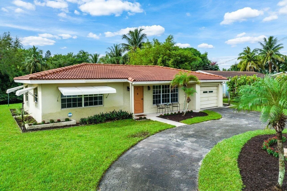 Unit for sale at 16 Velaire Drive, Boynton Beach, FL 33426