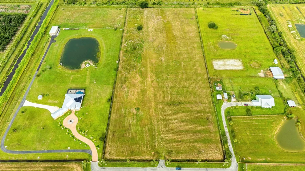 Unit for sale at 4 Sneed Road, Fort Pierce, FL 34945