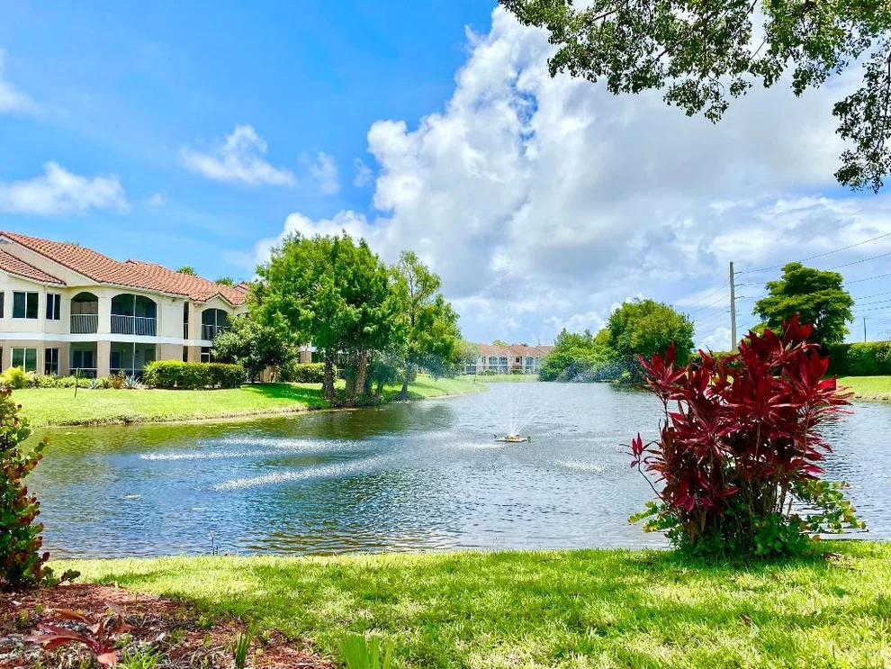 Unit for sale at 815 W Boynton Beach Boulevard, Boynton Beach, FL 33426