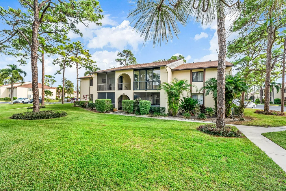 Unit for sale at 325 Knotty Pine Circle, Greenacres, FL 33463