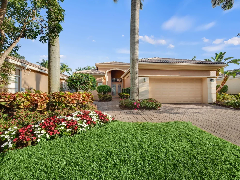 Unit for sale at 74 Laguna Drive, Palm Beach Gardens, FL 33418