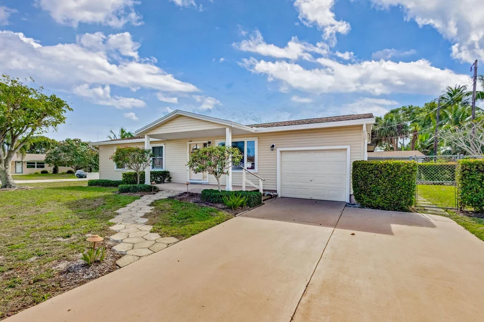Unit for sale at 509 Holly Drive, Palm Beach Gardens, FL 33410