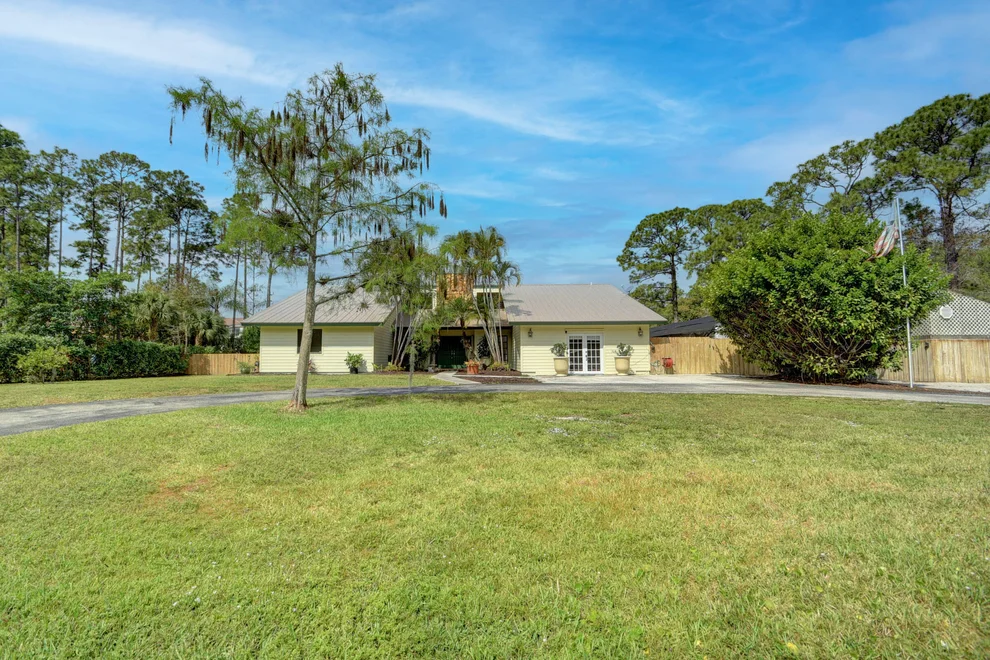 Unit for sale at 3147 Custer Avenue, Lake Worth, FL 33467
