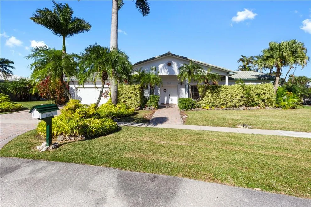 Unit for sale at 16723 Golfview Drive, Weston, FL 33326