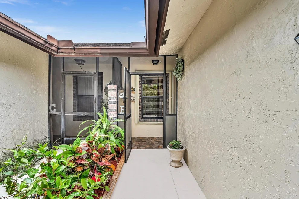 Unit for sale at 23120 Barwood Park Lane, Boca Raton, FL 33433