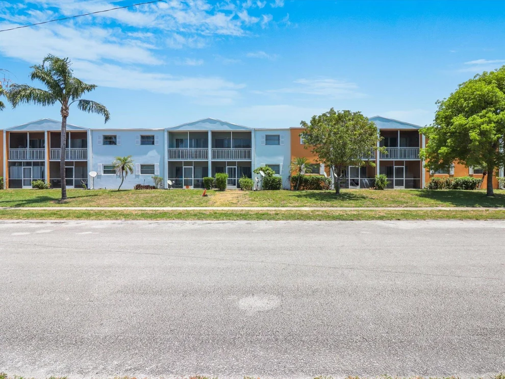Unit for sale at 1505 Crescent Circle, Lake Park, FL 33403