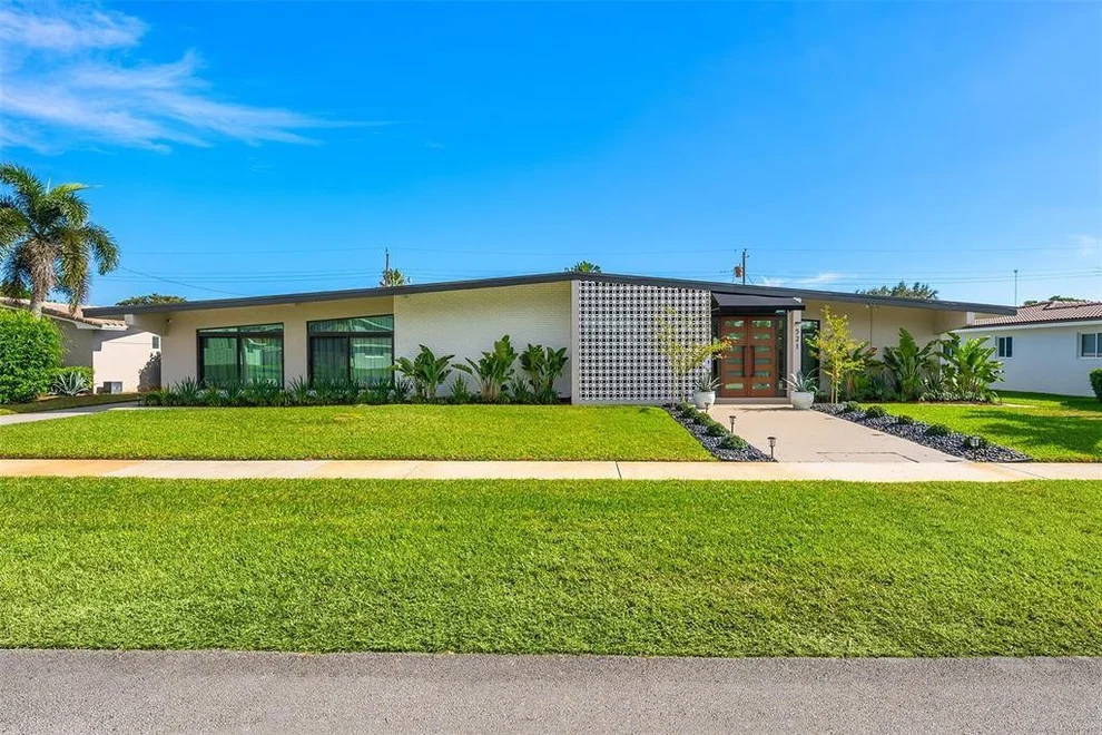 Unit for sale at 521 N Highland Drive, Hollywood, FL 33021