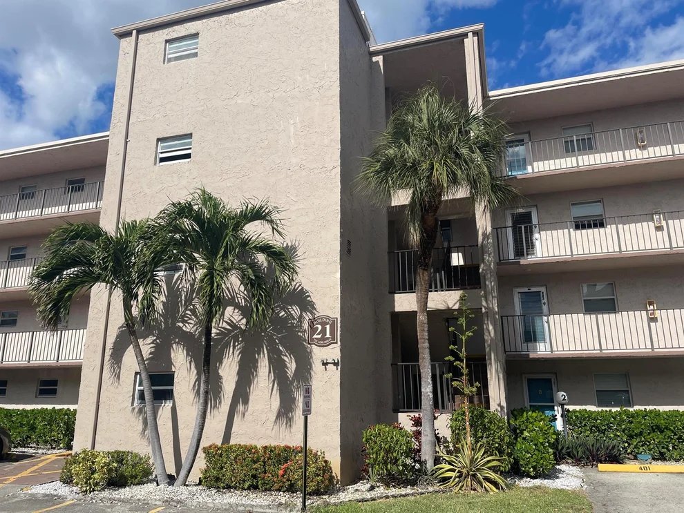 Unit for sale at 725 Lori Drive, Palm Springs, FL 33461