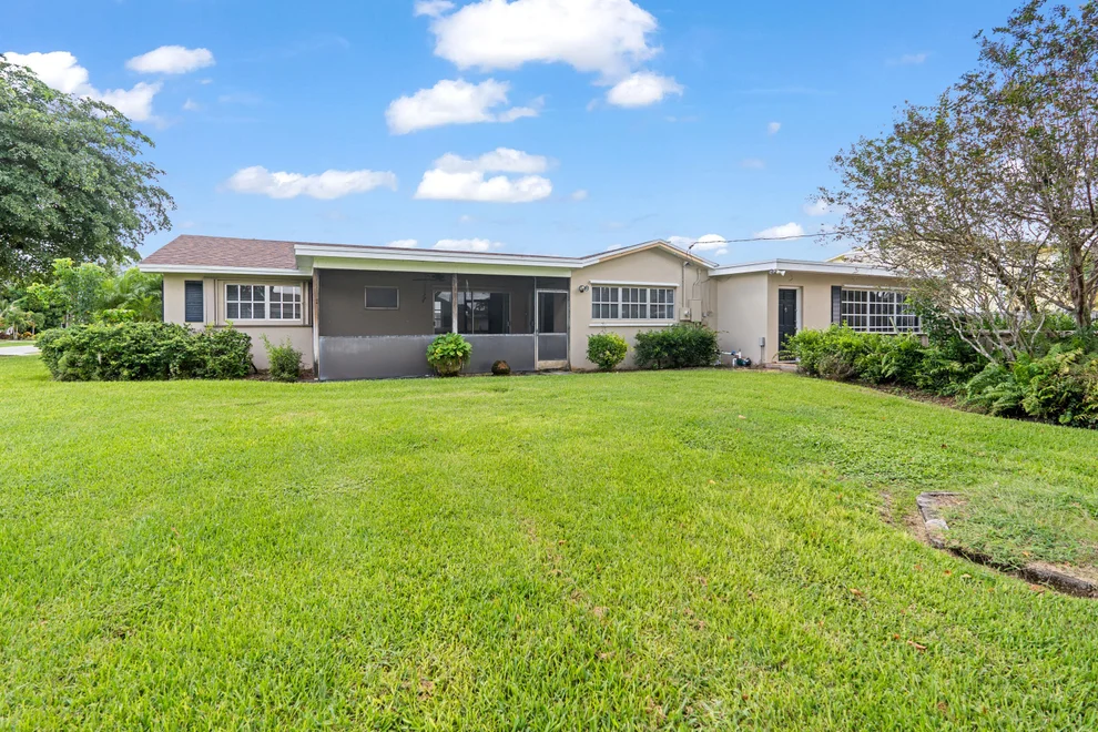 Unit for sale at 301 SW 12th Avenue, Boynton Beach, FL 33435