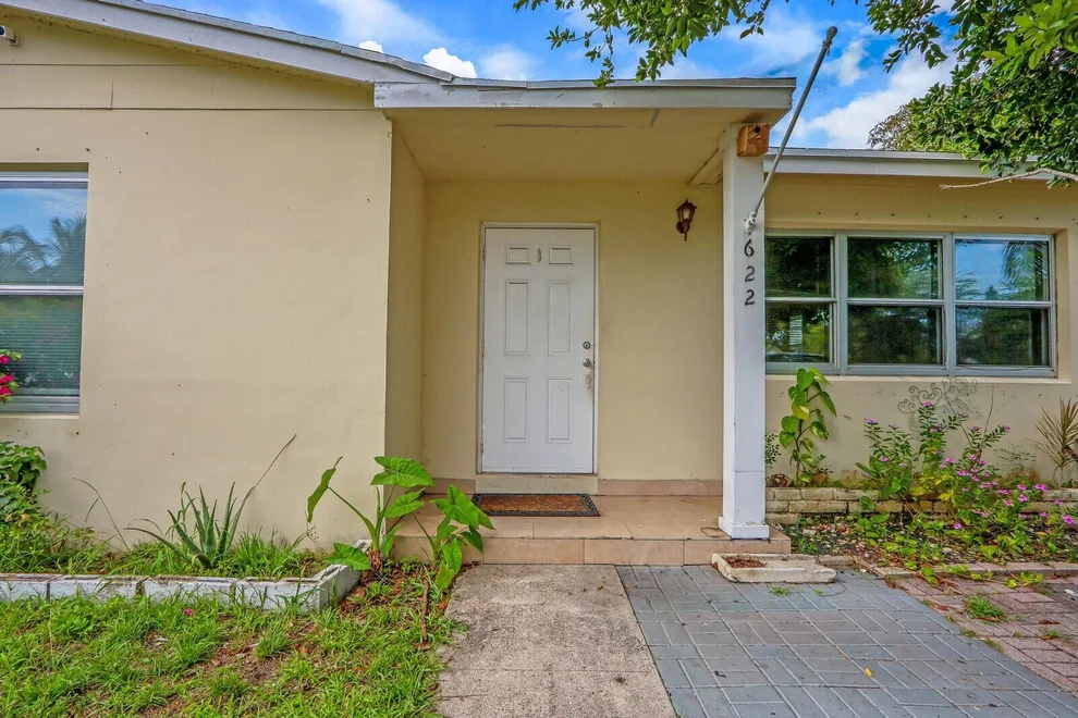 Unit for sale at 622 Avenida Hermosa, West Palm Beach, FL 33405