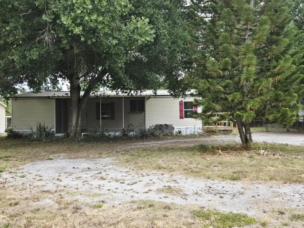 Unit for sale at 5639 NE 4th Lane, Okeechobee, FL 34974