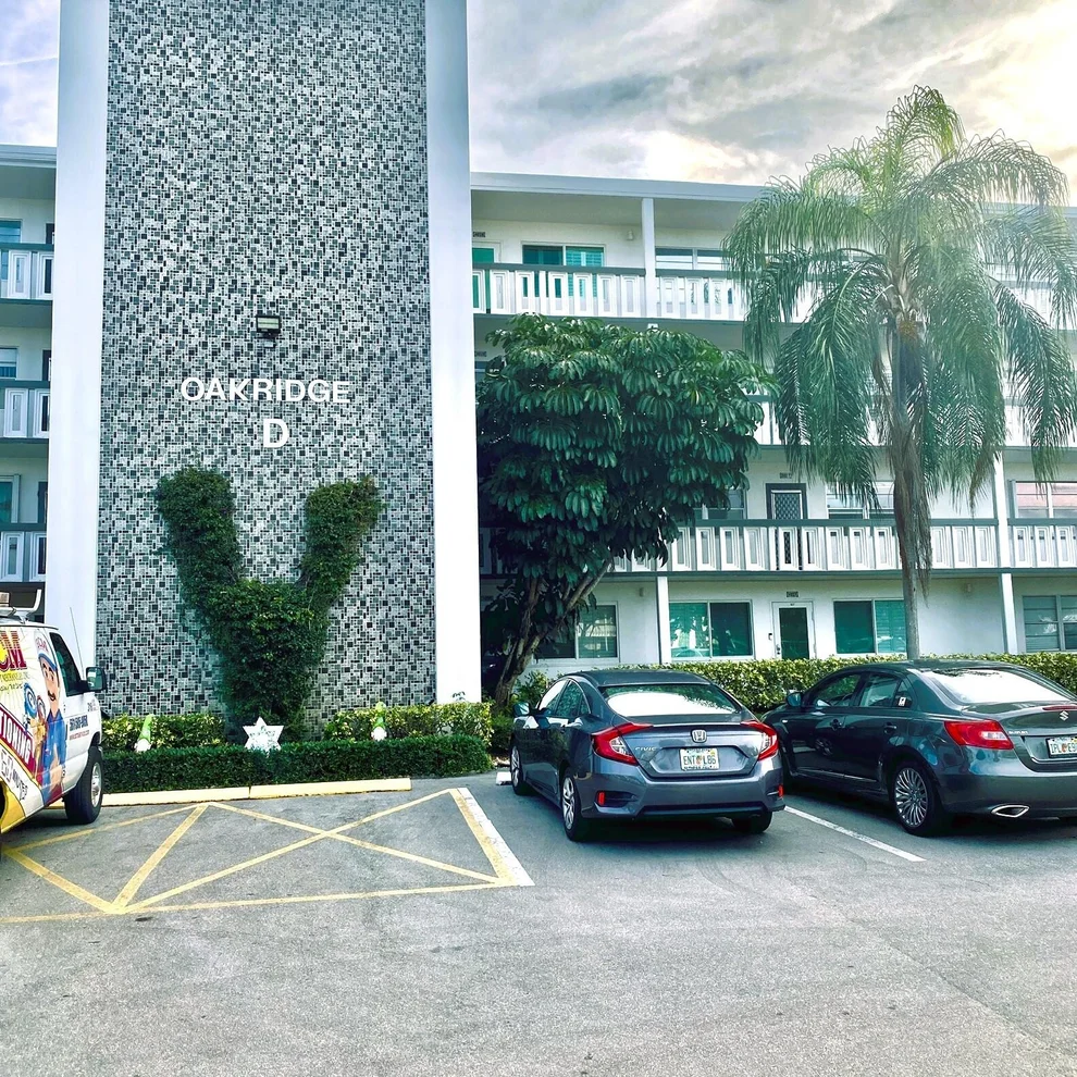 Unit for sale at 2028 Oakridge D, Deerfield Beach, FL 33442
