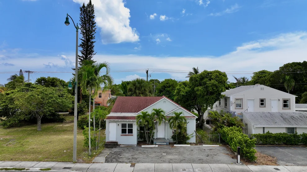 Unit for sale at 3608 Broadway Avenue, West Palm Beach, FL 33407