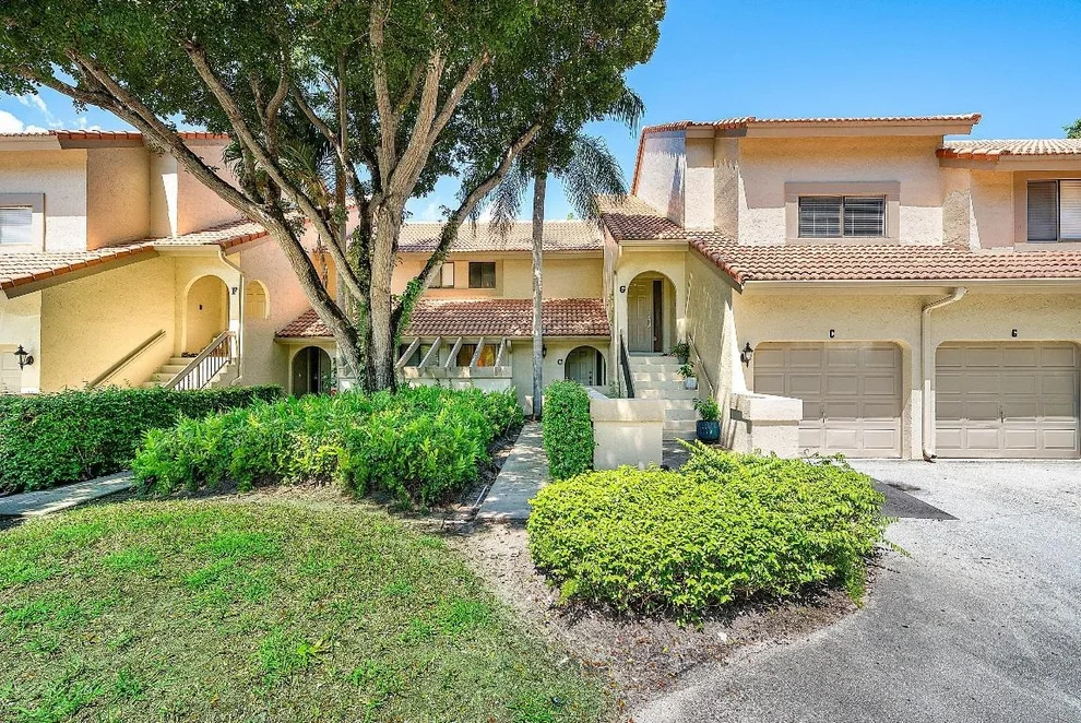 Unit for sale at 5520 Coach House Circle, Boca Raton, FL 33486