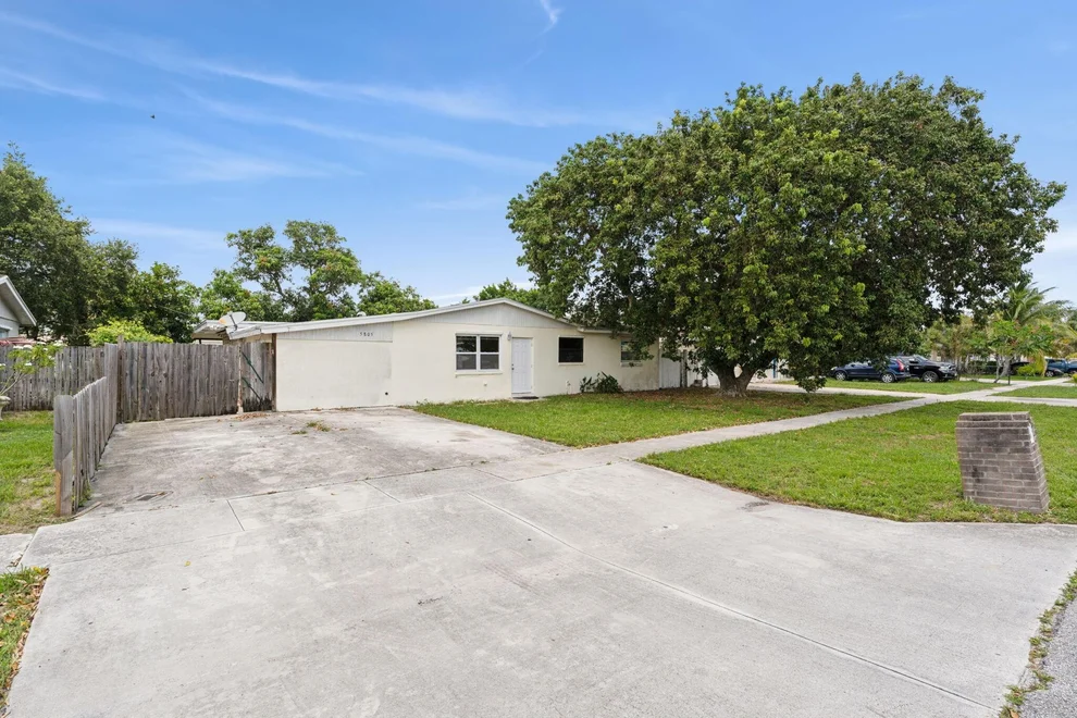 Unit for sale at 5805 Elder Drive, West Palm Beach, FL 33415