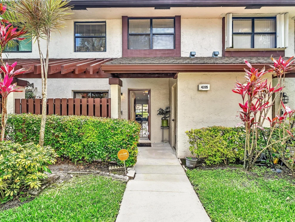 Unit for sale at 4335 Carambola Circle N, Coconut Creek, FL 33066