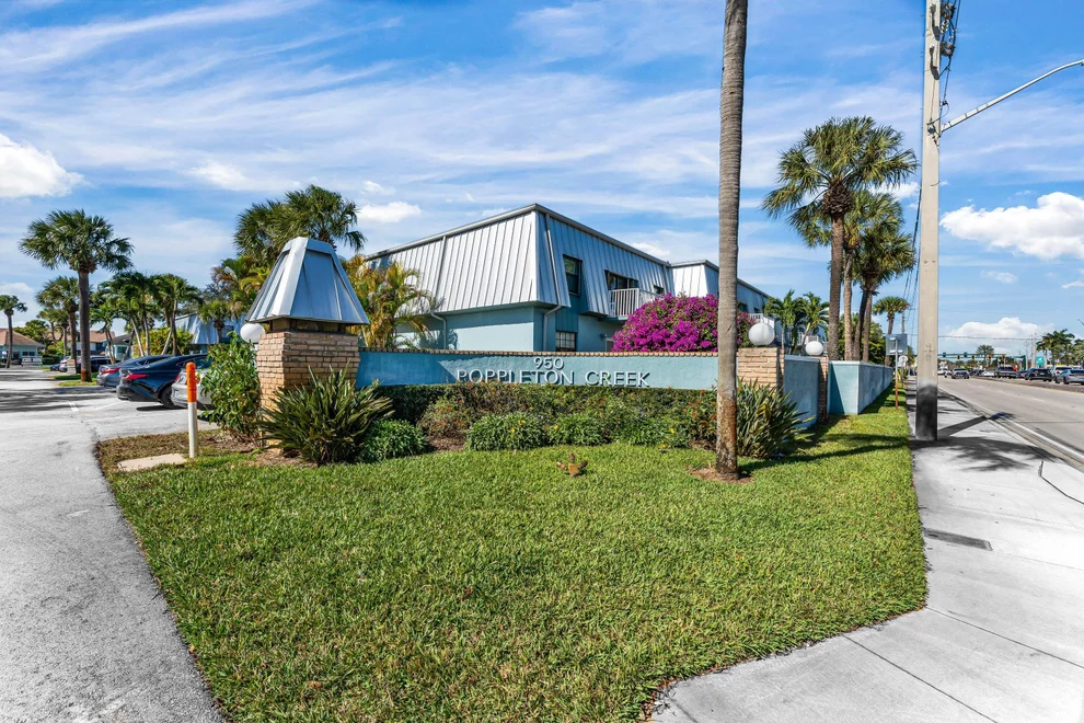 Unit for sale at 950 S Kanner Highway, Stuart, FL 34994