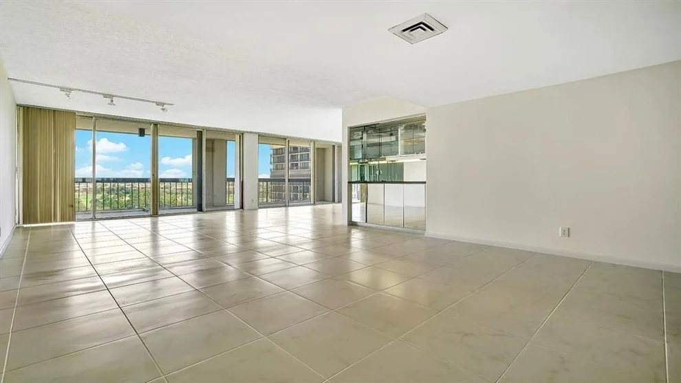Unit for sale at 2425 Presidential Way, West Palm Beach, FL 33401