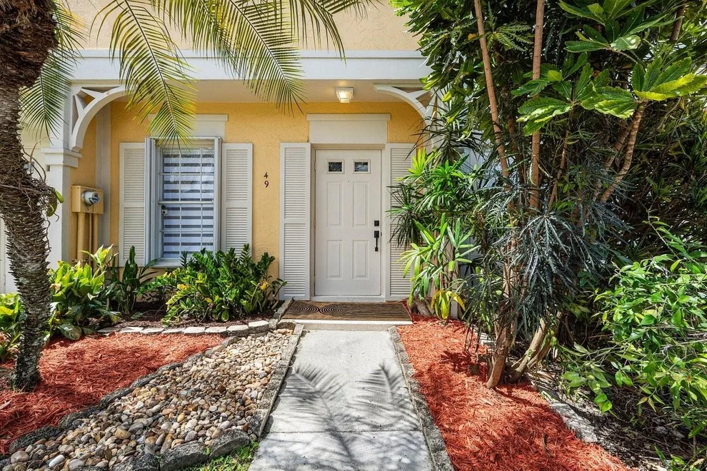 Unit for sale at 49 Whitehead Circle, Weston, FL 33326