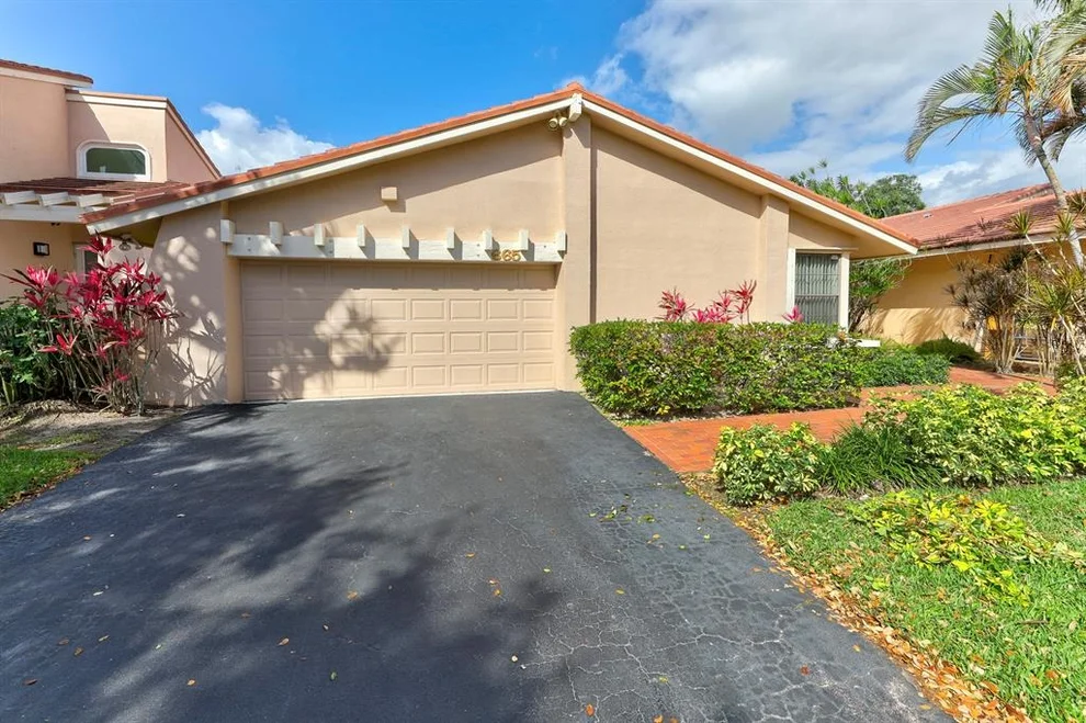 Unit for sale at 665 Hollows Circle, Deerfield Beach, FL 33442